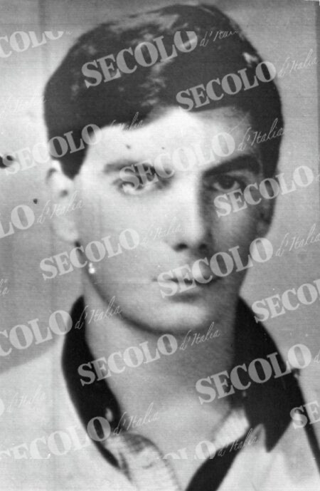ESTREMISMO DI DESTRA VARI 67