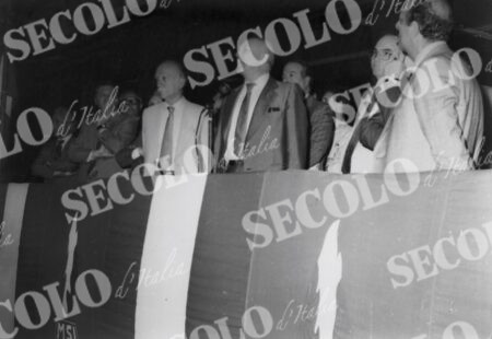 ELEZIONI COMIZI 250